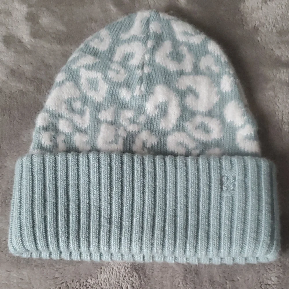 NWOT SWEATY BETTY ANIMAL JACQURD BLUE LEOPARD BEANIE